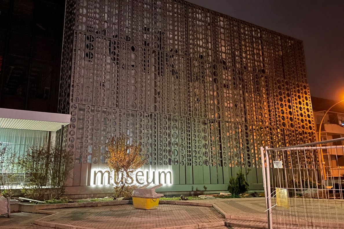 beleuchtetes museum