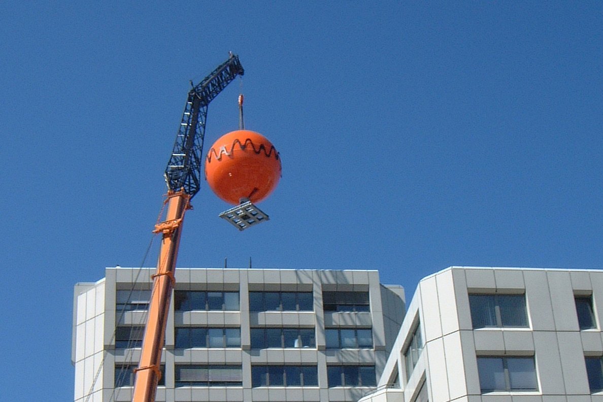 Montage Kugel auf das Dach