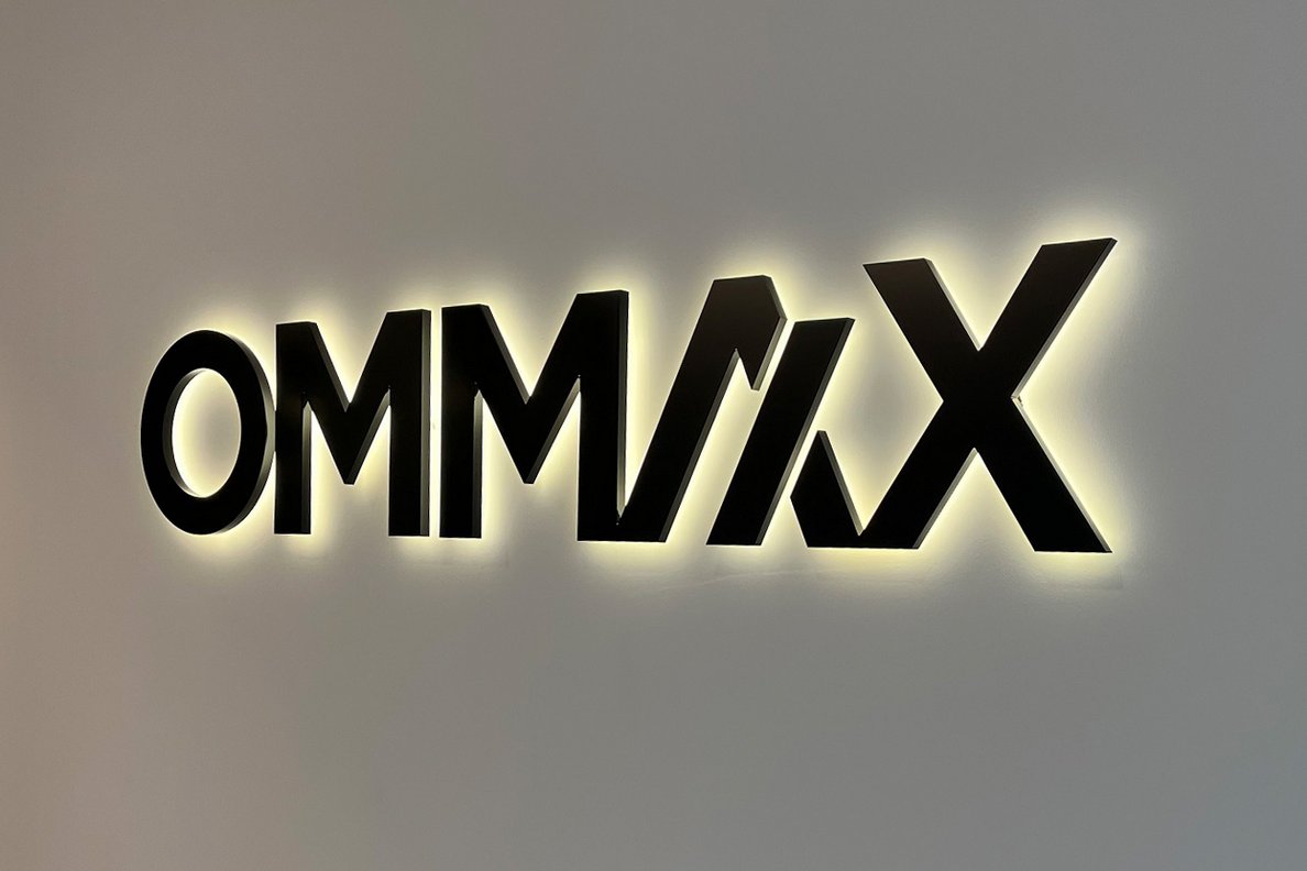 Ommax